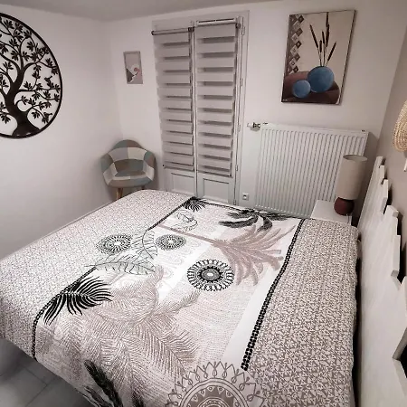 Agreable Logis Au Calme Avec Jardin Entre Paris Et Eurodisney Apartment Rosny-sous-Bois