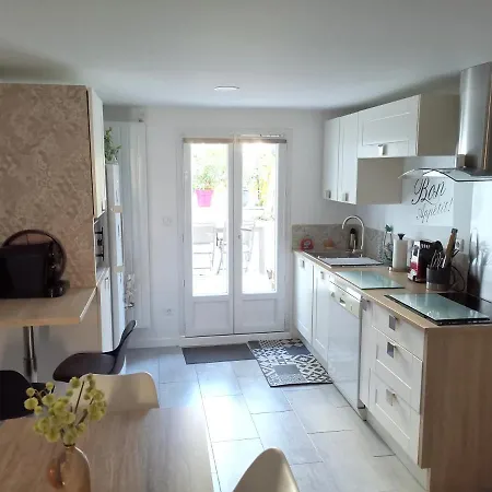 Agreable Logis Au Calme Avec Jardin Entre Paris Et Eurodisney Apartment Rosny-sous-Bois